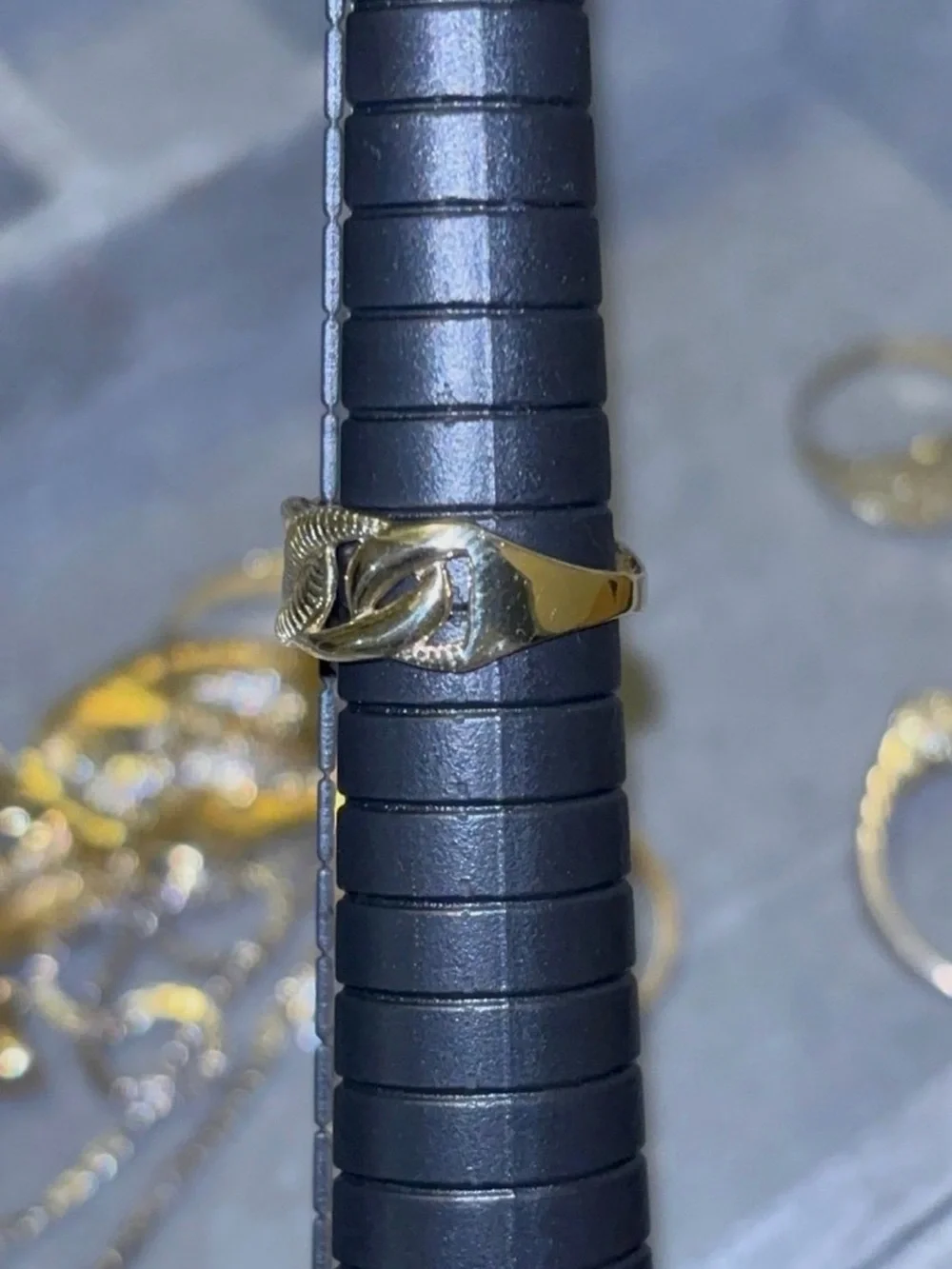 *FLASH SALE*10 KT Gold Chain Ring - Picture 2 of 4